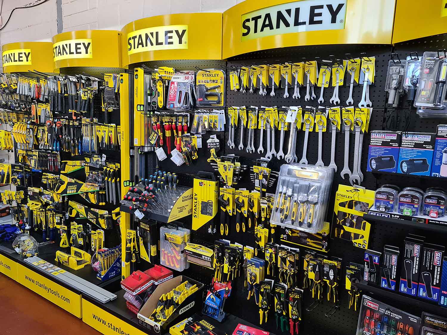 Services E R Supplies